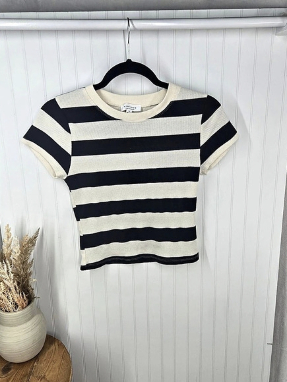 KIRIOUS Black Cream Striped Waffle Knit Crop Top Medium Casual